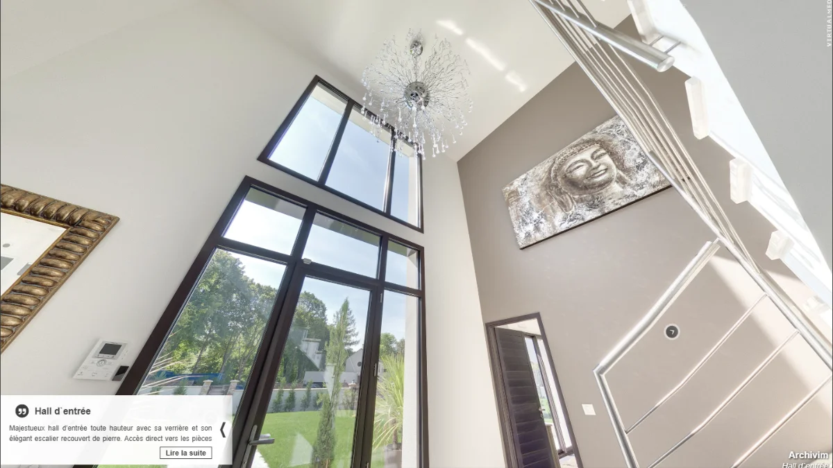 hall d'entrée toute hauteur avec un commentaire d'Archivim ouvert, dans la visite virtuelle 360° d'une maison architecturale